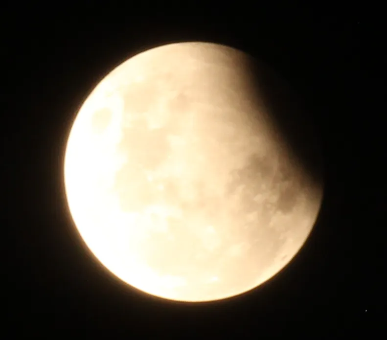 moon max eclipse 28 10 2023